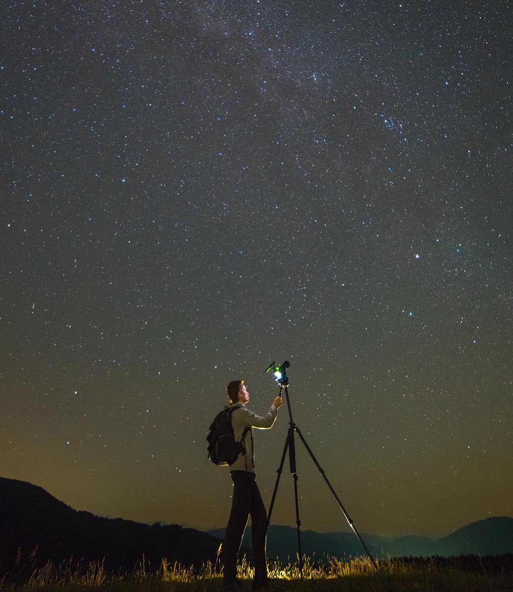the-man-with-a-camera-stand-on-the-starry-sky-back-2022-10-10-14-44-07-utc-copy3.jpg